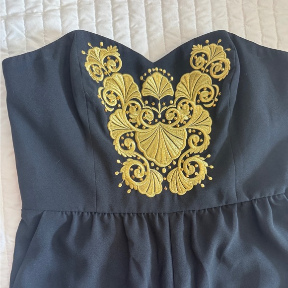 Lilly Pulitzer Black and Gold Strapless Jumpsuit. Size 6 - Picture 4 of 11